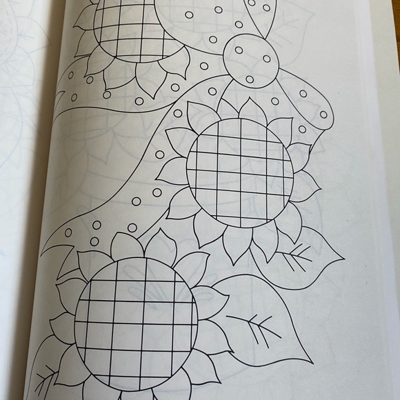 2X Iron-on Transfer books - 100’s of patterns all themes great condition - Picture 14 of 16